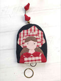 kit de patchwork para realizar llavero con niña amish aplicada diseño de Tomatwins